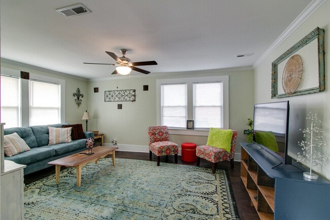 Building Photo - 1021 Crossland Ave Unit ID1248188P Rental