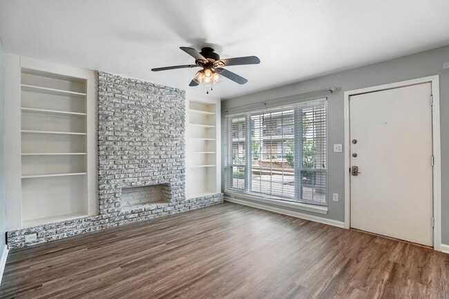 Building Photo - 5343 Richmond Ave. Unit 12 Rental