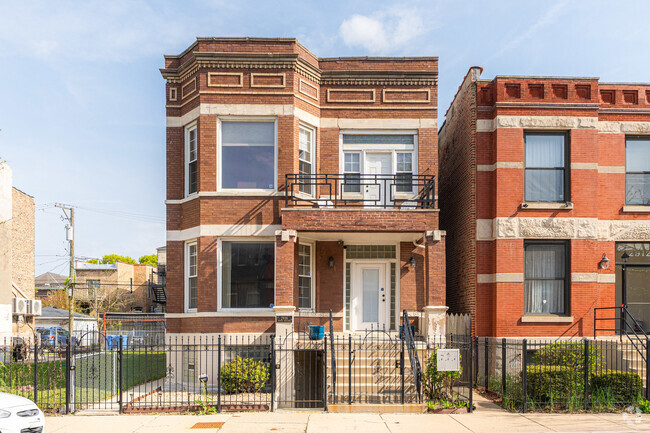 Building Photo - 2916 W Warren Blvd Unit 1 Rental