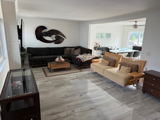 Photo - 2396 Redlands Dr