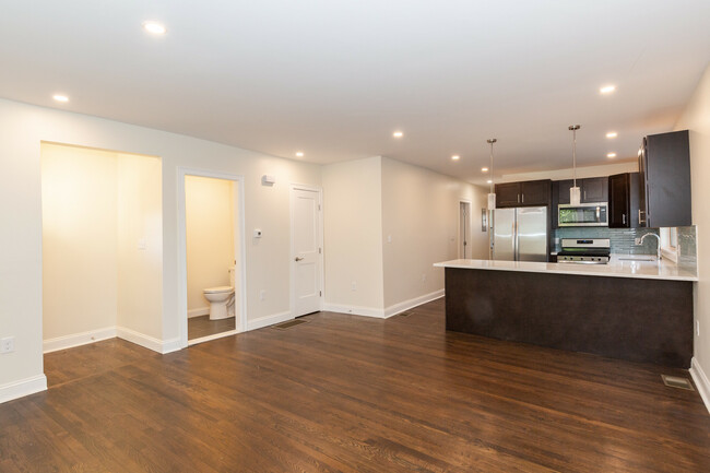 Building Photo - 27 1st St Unit 1 Rental