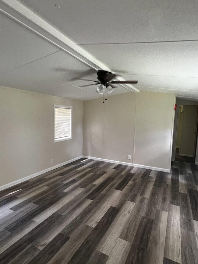 Photo - 1035 Aaron Ln