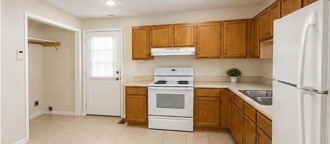 Photo - 701 W Walnut St