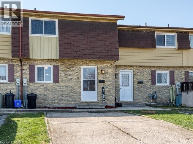 Photo - 1060 Canfield Crescent