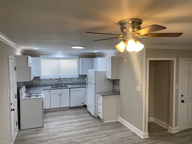 Kitchen - 3567 Adams St Unit Apt A