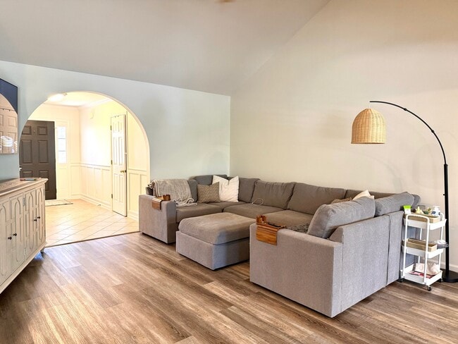 Photo - 250 Vesta Dr