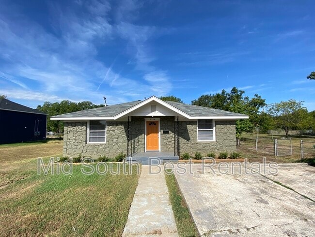 Building Photo - 3214 Bishop St Rental