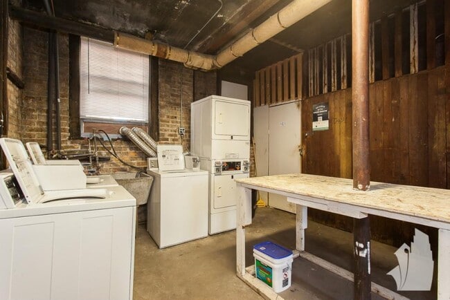Photo - 1105 W Wellington Ave Unit G