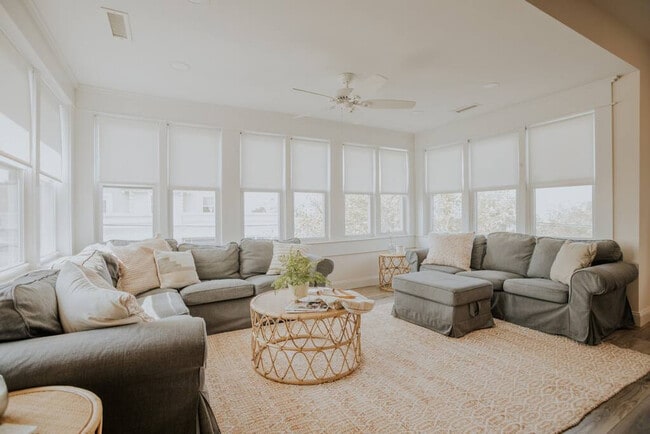 Building Photo - 3 S Surrey Ave Unit ID1308991P Rental