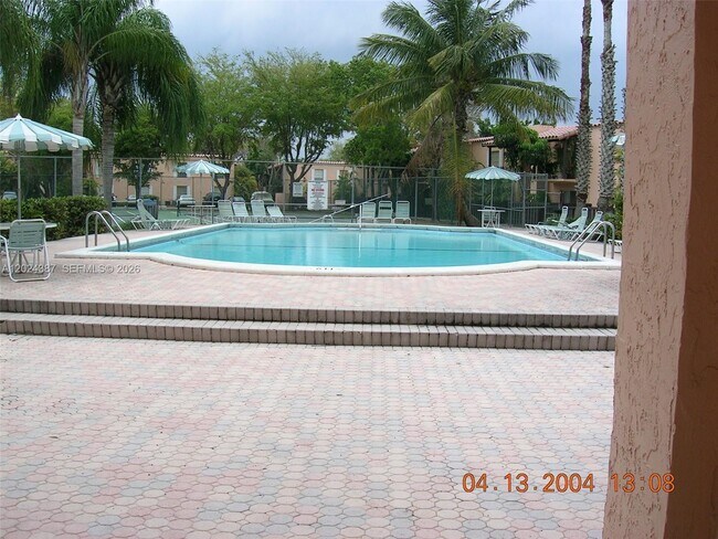 Photo - 10806 N Kendall Dr