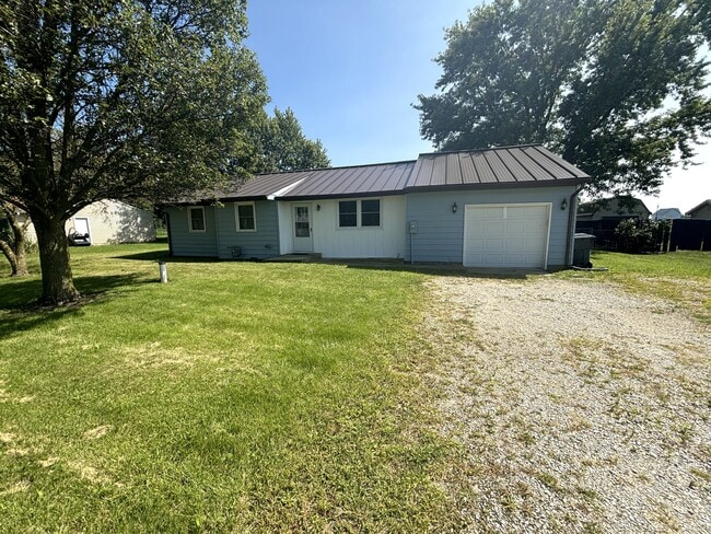 Building Photo - 53 E 300 N