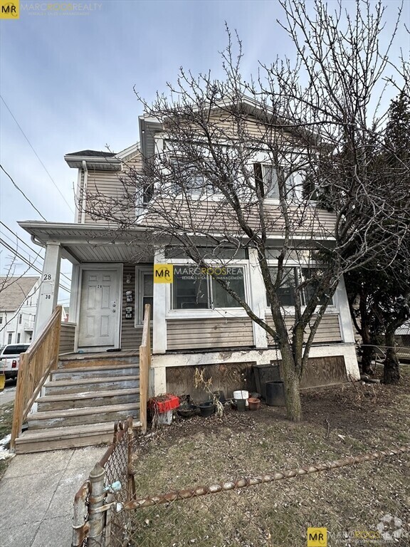 Building Photo - 30 Linden St Rental