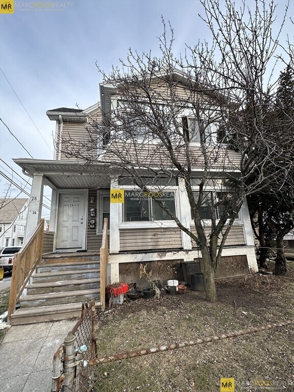 Building Photo - 30 Linden St Rental