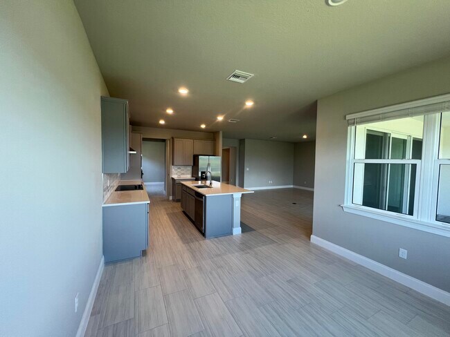 Photo - 6313 Cloverdale Ave