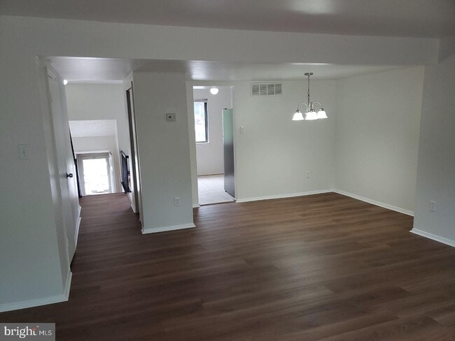 Photo - 7381 Hickory Log Cir