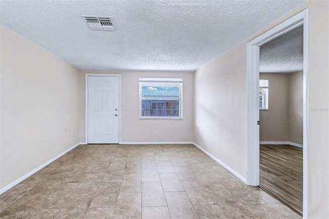 Photo - 5439 Oceanic Rd