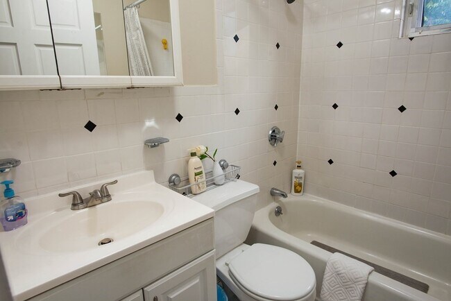 Photo - 1 Torpie St Unit 2