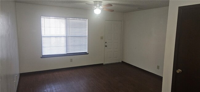 Photo - 632 Whitham Ave Unidad 4