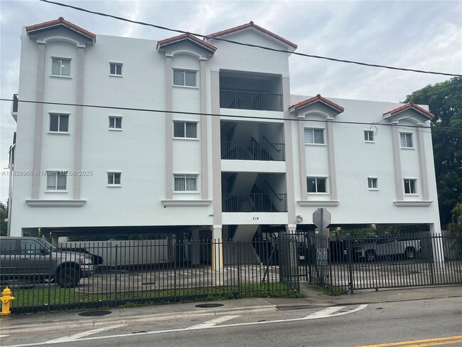 Photo - 218 SW 8th Ave Apartment Unit 205