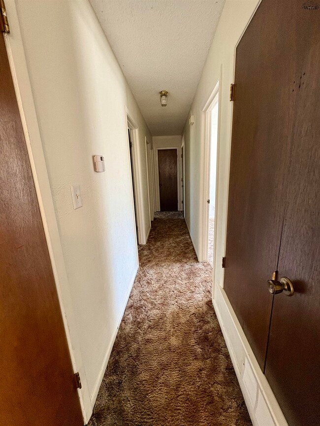 Photo - 205 E Garden Dr