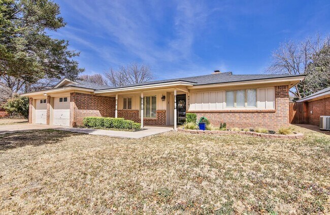 Building Photo - So many Amenities! Rental
