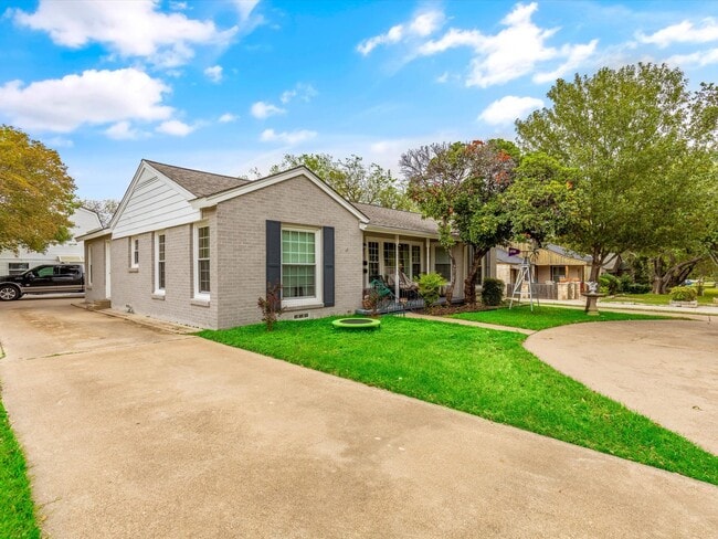 Photo - 3508 W Biddison St Unit A