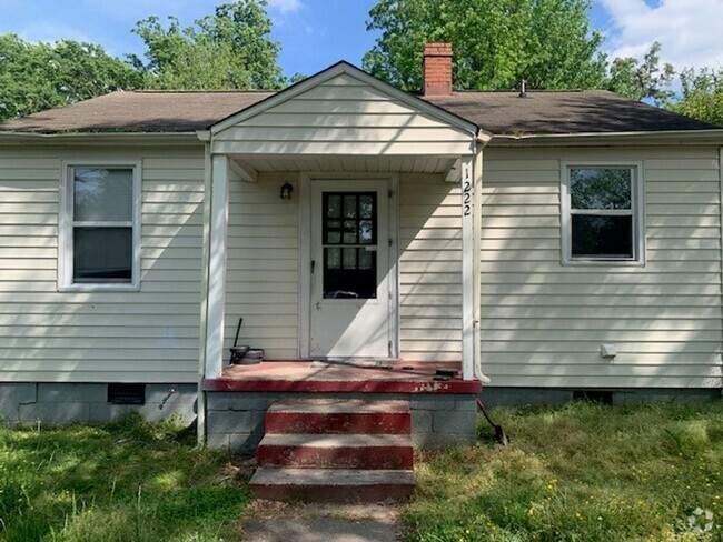 Building Photo - Renovated 2 Bedroom 1 Bath Single Family Home