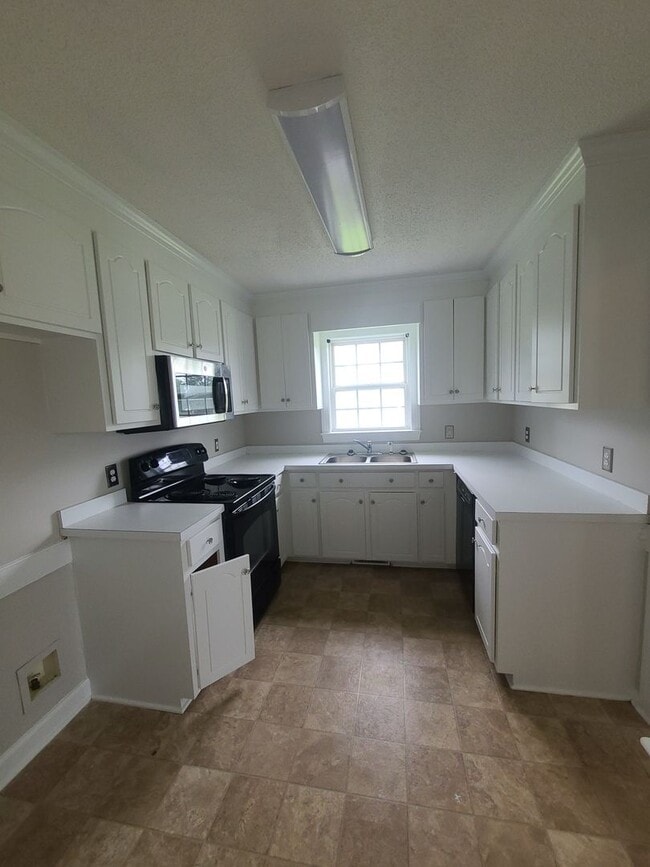 Photo - 110 Cambridge Dr