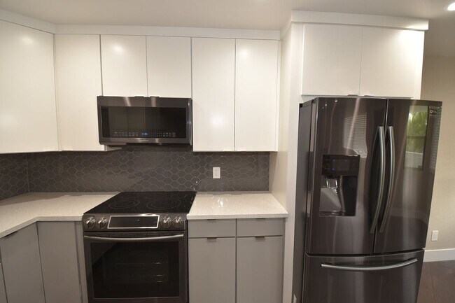 Photo - Stunning 2-Bedroom, 2-Bathroom Condo Located at The Lakes!