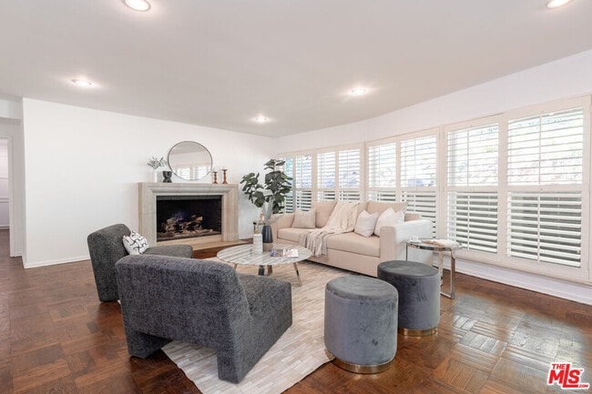 Photo - 2559 Hutton Dr