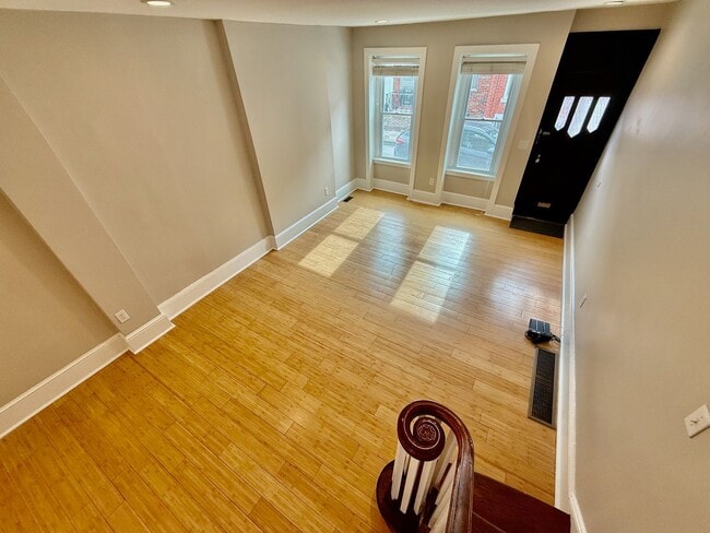 Photo - SPACIOUS & MODERN 3 BED/1.5 BA HOUSE w/ Central AC-Bamboo HARDWOOD Flooring-WASHER/DRYER & Rear P...