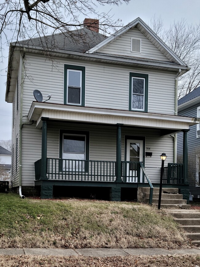 Building Photo - 364 S 10th St