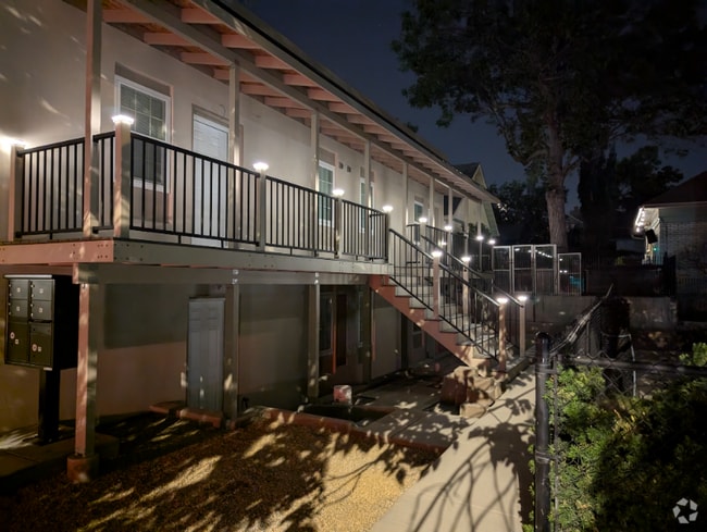 Building Photo - 29 12th Ave Unit 1 Rental