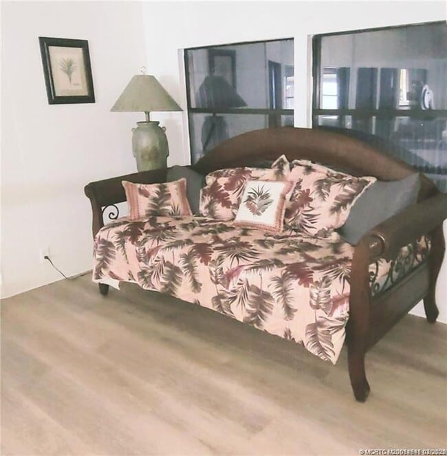 Photo - 7777 SE Continental Dr