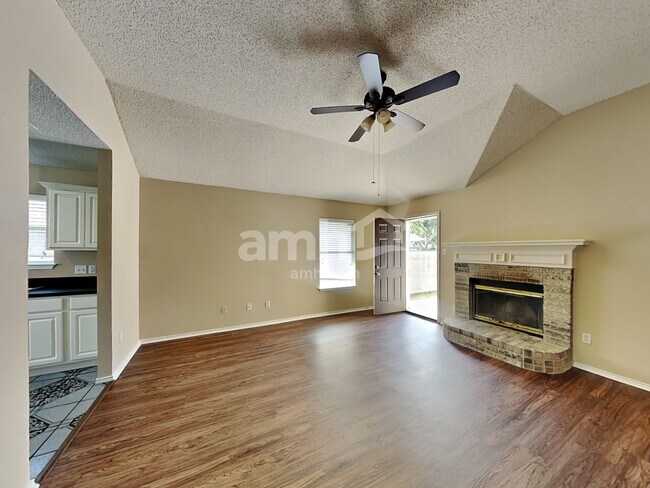 Photo - 8432 Odell St