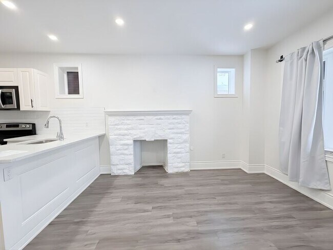 Photo - 27 Melrose Ave S Unité 1