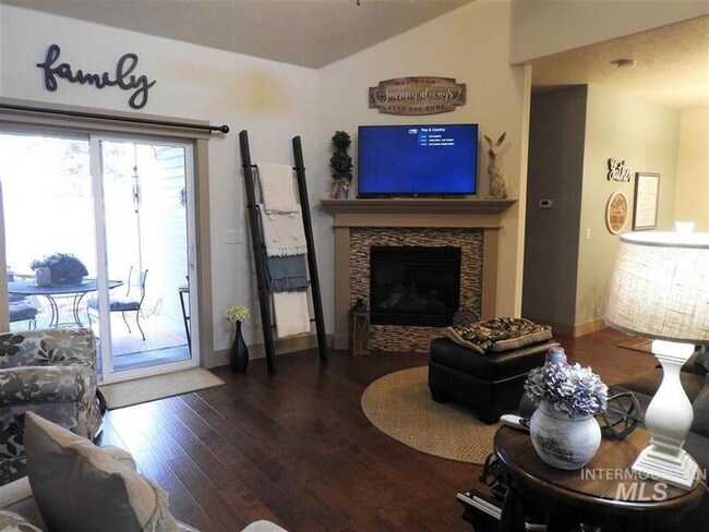 Photo - 2084 W Pine Ave