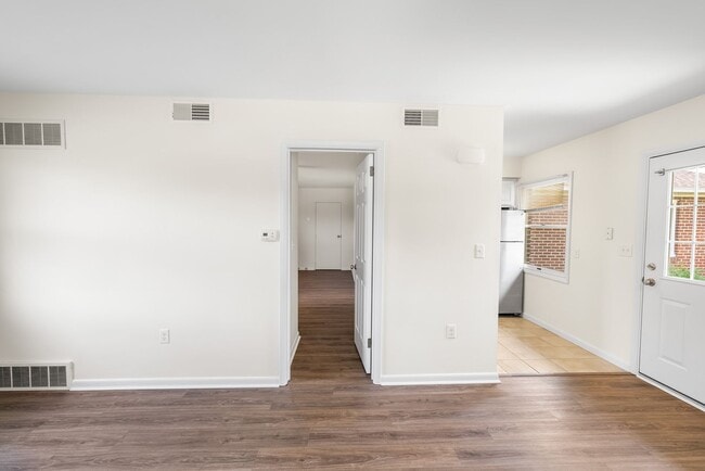 Photo - Neffsville Cottages