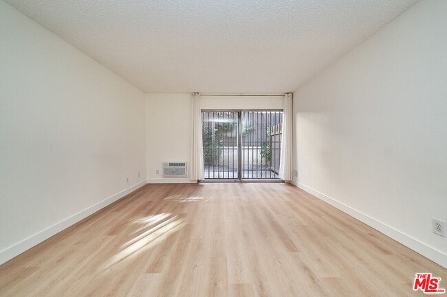 Photo - 320 S Ardmore Ave