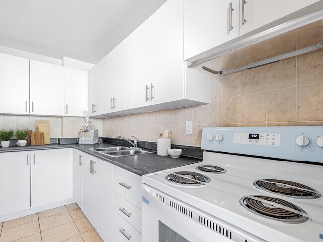 Photo - 5 Capri Road