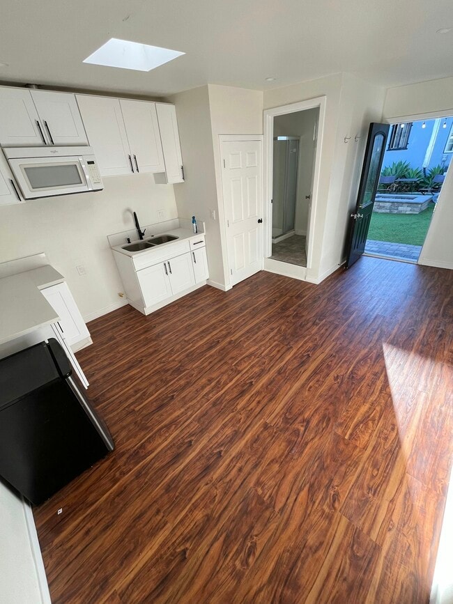 Building Photo - 15704 Crenshaw Blvd