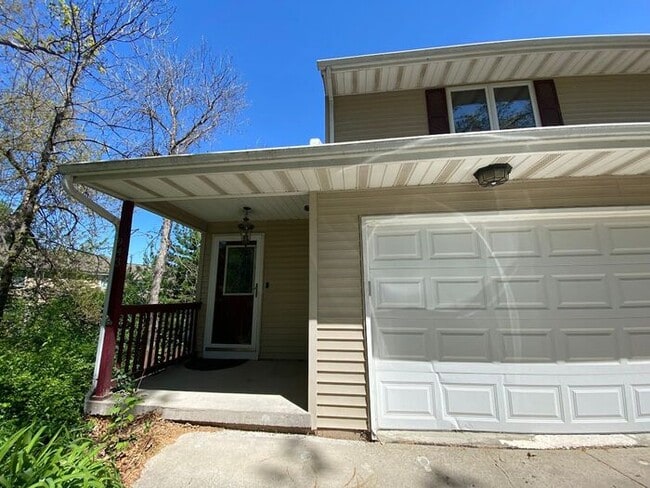 $1,975 | 3 Bedroom, 2.5 Bathroom Home | Ca... - $1,975 | 3 Bedroom, 2.5 Bathroom Home | Ca...