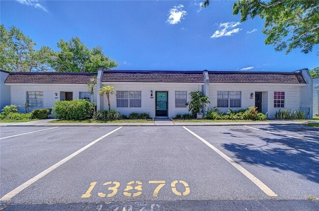 Building Photo - 13870 Oakwood Ln