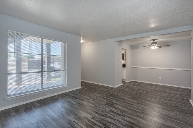 Photo - The Miranda on Central & Pipeline