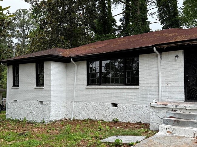 Photo - 1821 Sandringham Dr SW