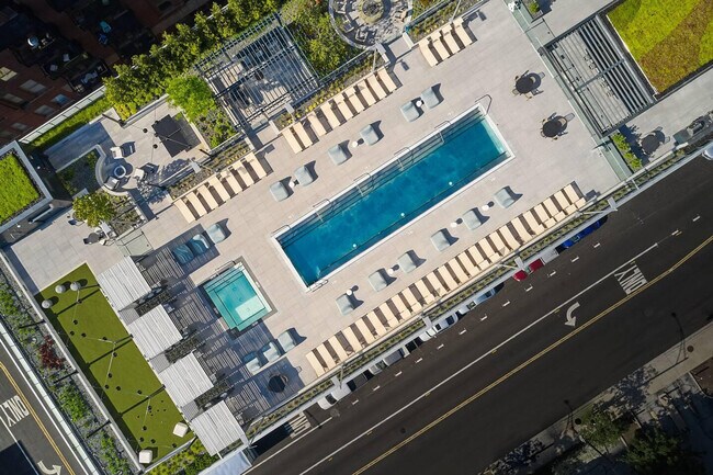 Photo - 360 W Illinois St Unidad ID407366P