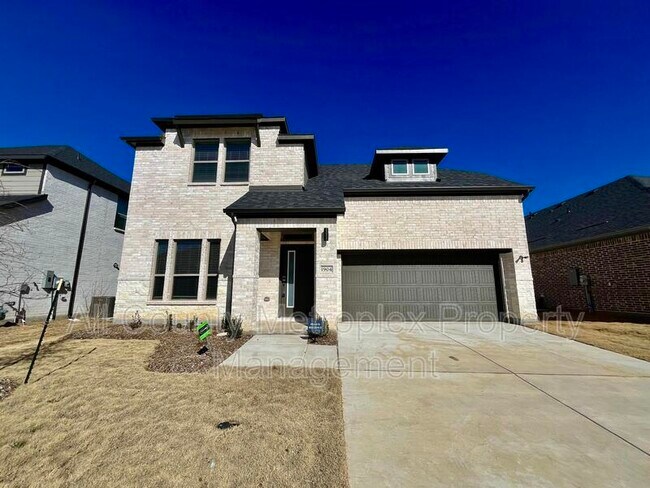 Building Photo - 1904 Edgewater St