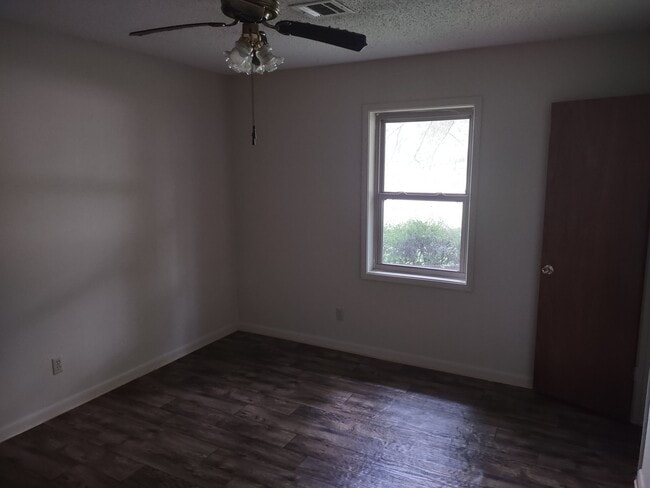 Photo - 115 W Nelson Rd