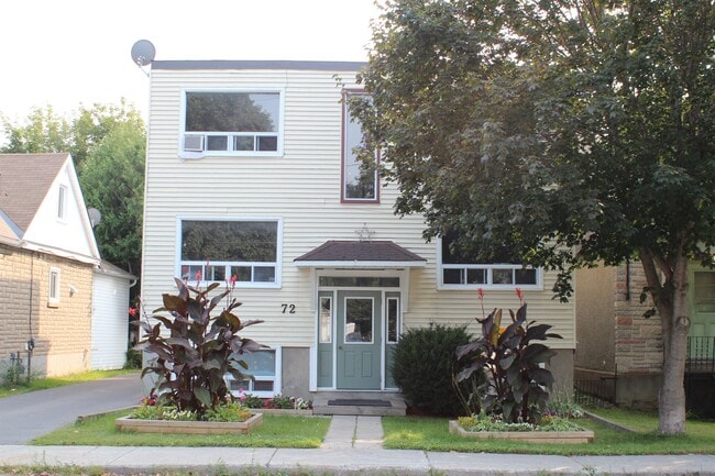 Building Photo - 72 Jolliet Ave Unit 3