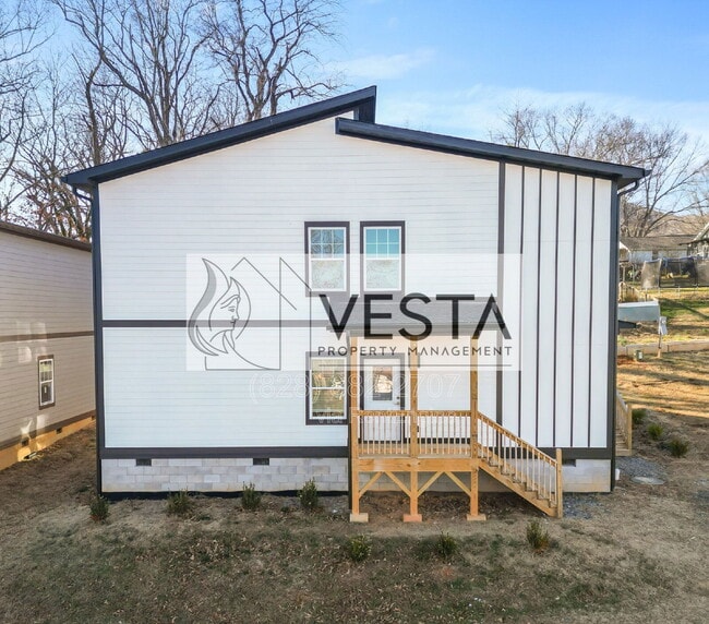 Photo - 510 Deaverview Rd